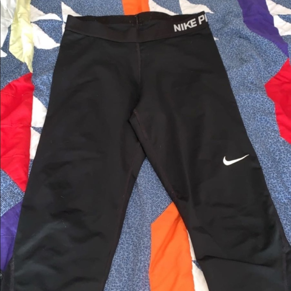 Nike Pro capri leggings